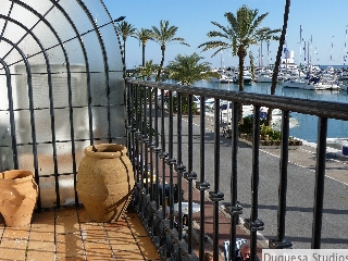 balcony & cafes