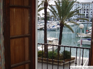 balcony - door left